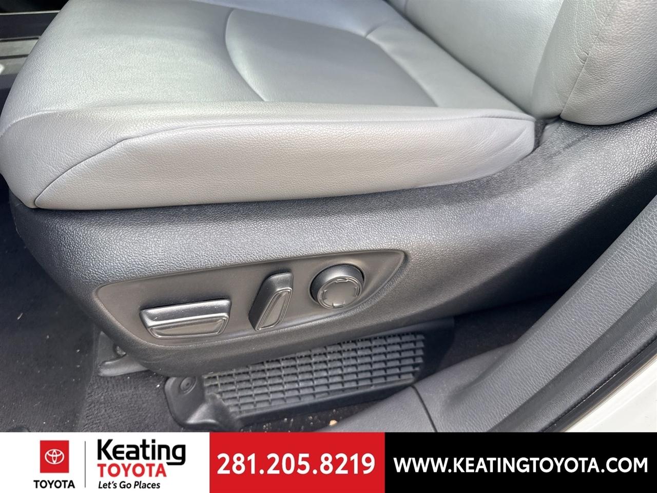 Toyota Sienna XLE 7-Passenger 2024