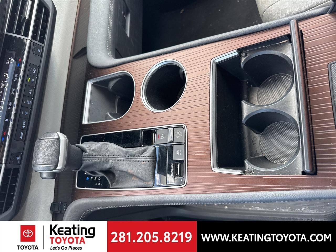 Toyota Sienna XLE 7-Passenger 2024