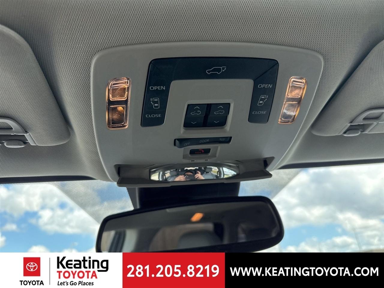 Toyota Sienna XLE 7-Passenger 2024