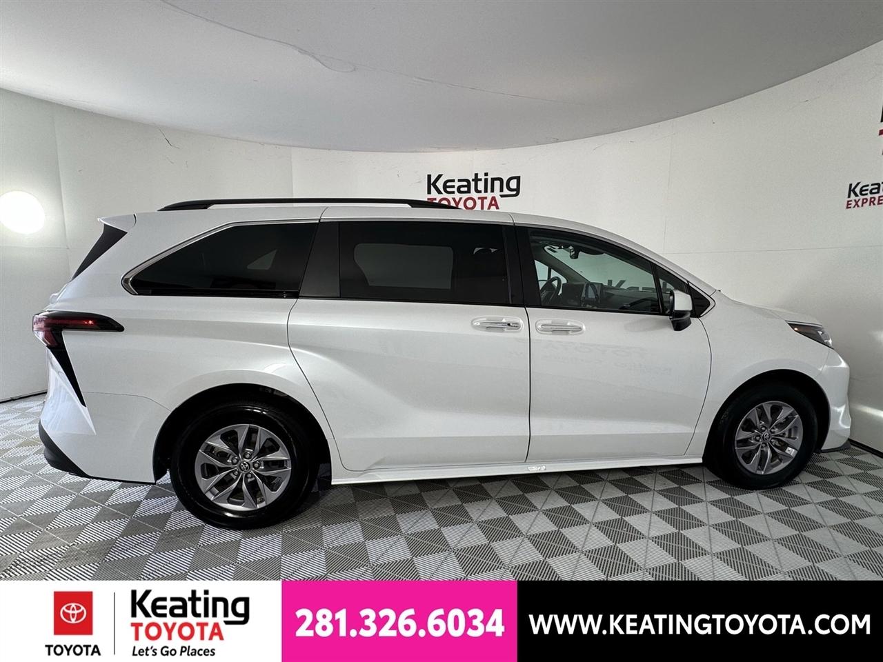 Toyota Sienna XLE 7-Passenger 2024