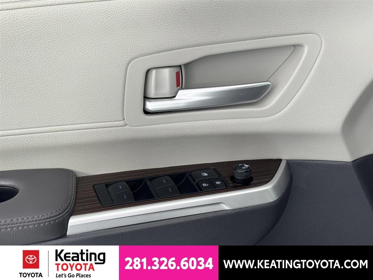 Toyota Sienna XLE 7-Passenger 2024