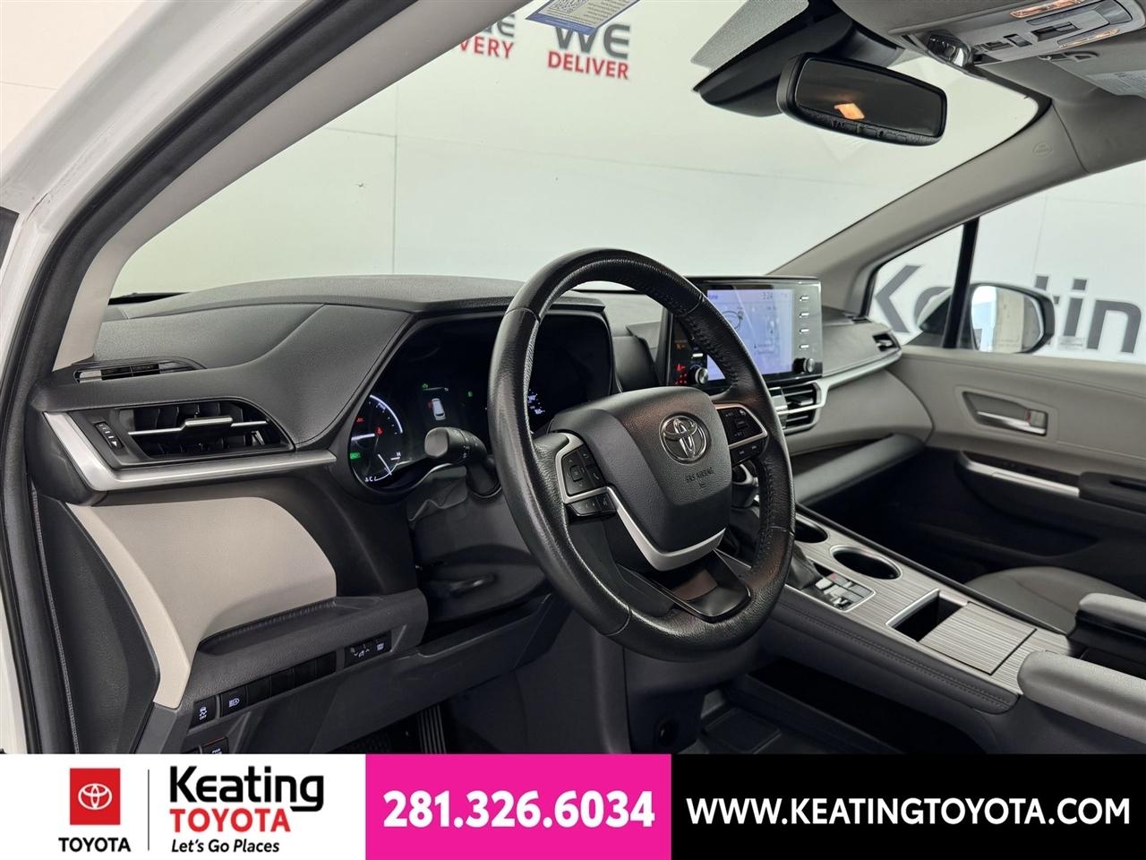 Toyota Sienna XLE 7-Passenger 2024