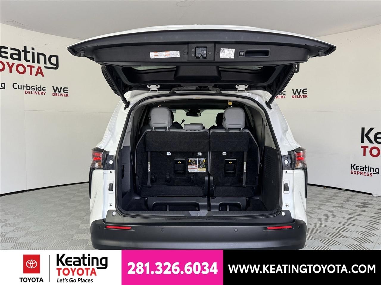 Toyota Sienna XLE 7-Passenger 2024