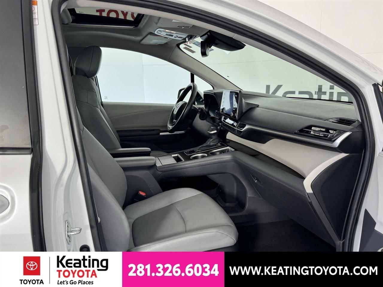 Toyota Sienna XLE 7-Passenger 2024