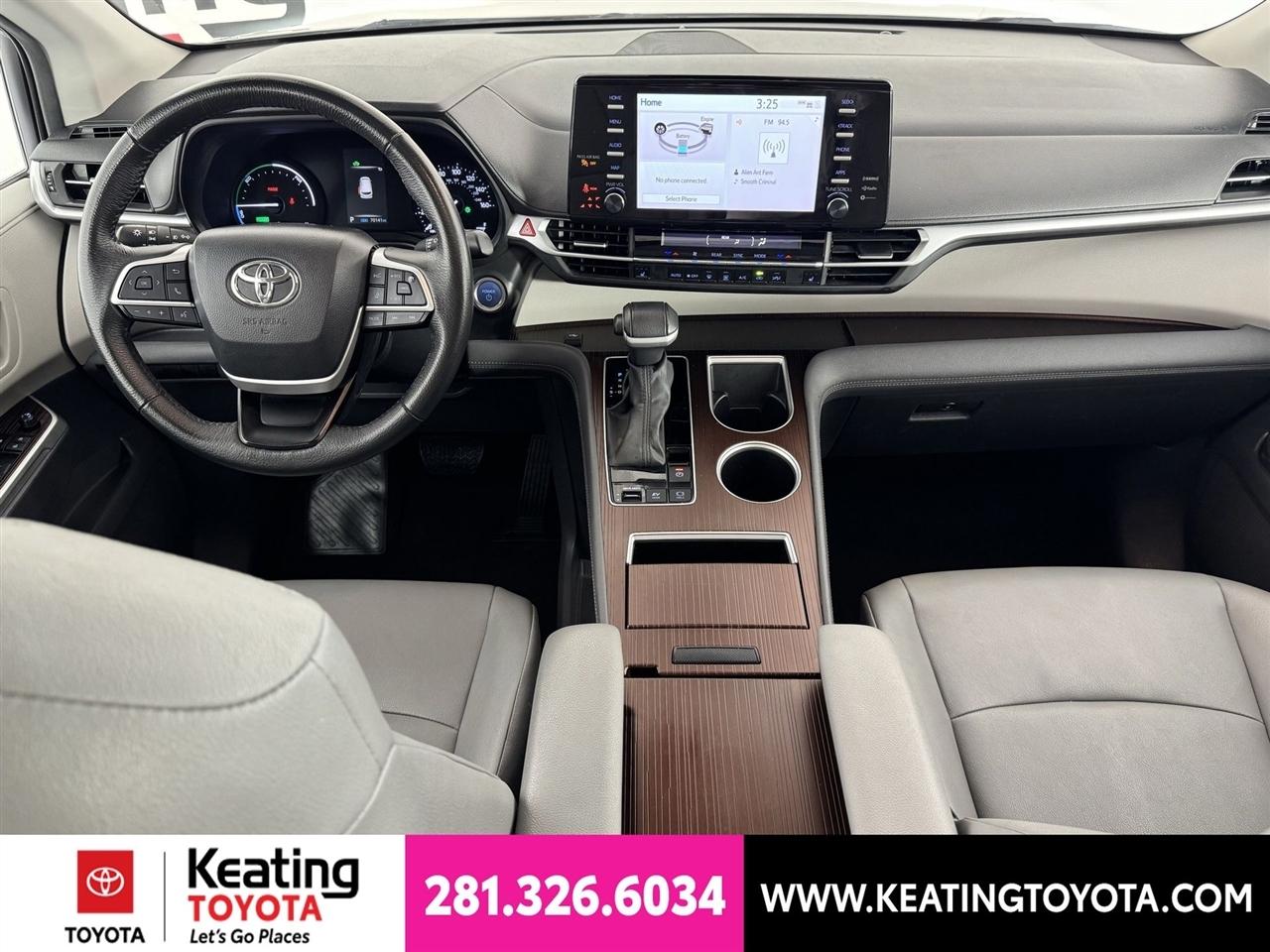 Toyota Sienna XLE 7-Passenger 2024