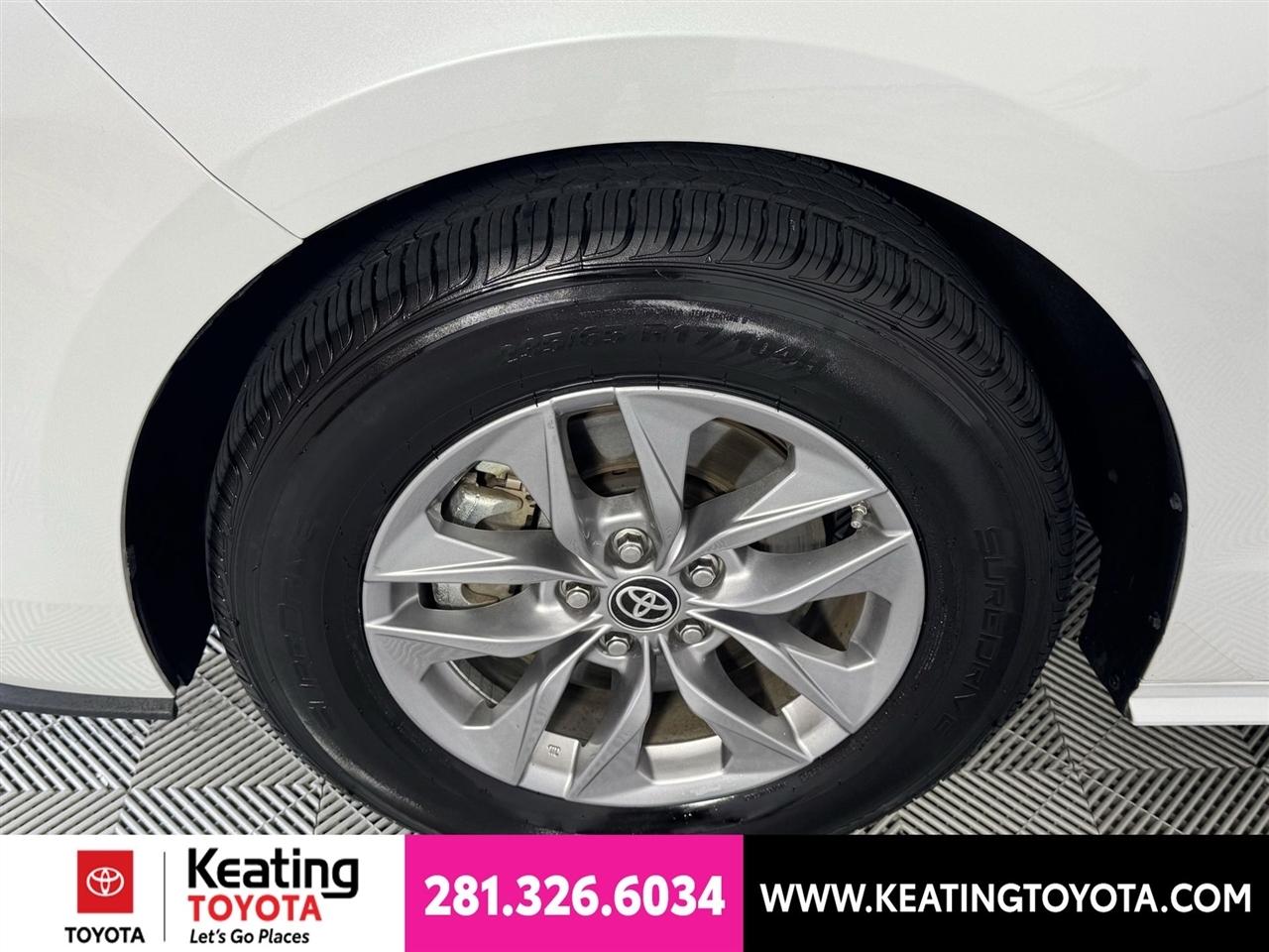 Toyota Sienna XLE 7-Passenger 2024