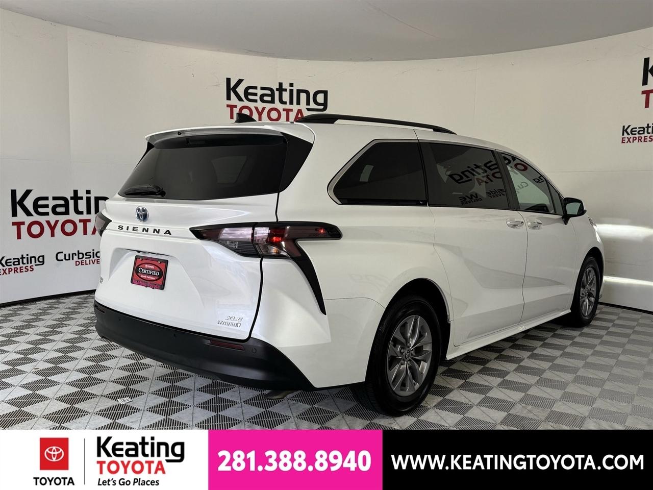 Toyota Sienna XLE 7-Passenger 2024