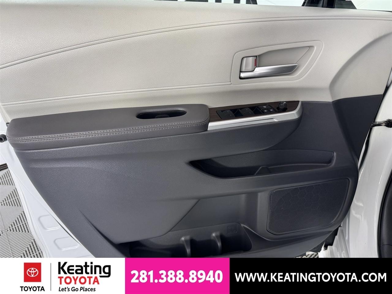 Toyota Sienna XLE 7-Passenger 2024