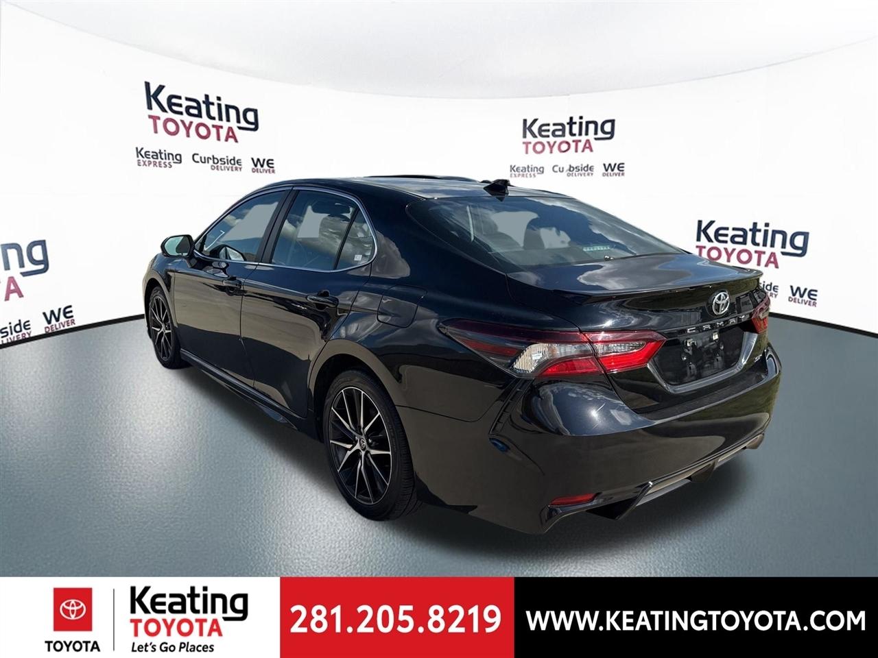 Toyota Camry SE 2024