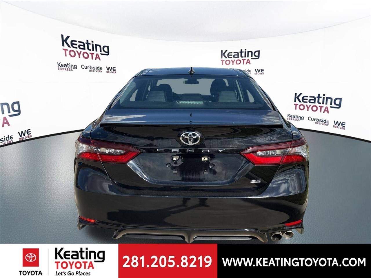 Toyota Camry SE 2024