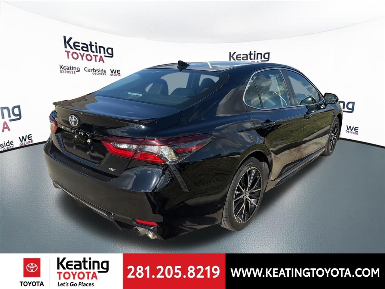 Toyota Camry SE 2024