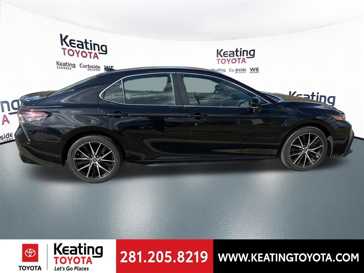 Toyota Camry SE 2024