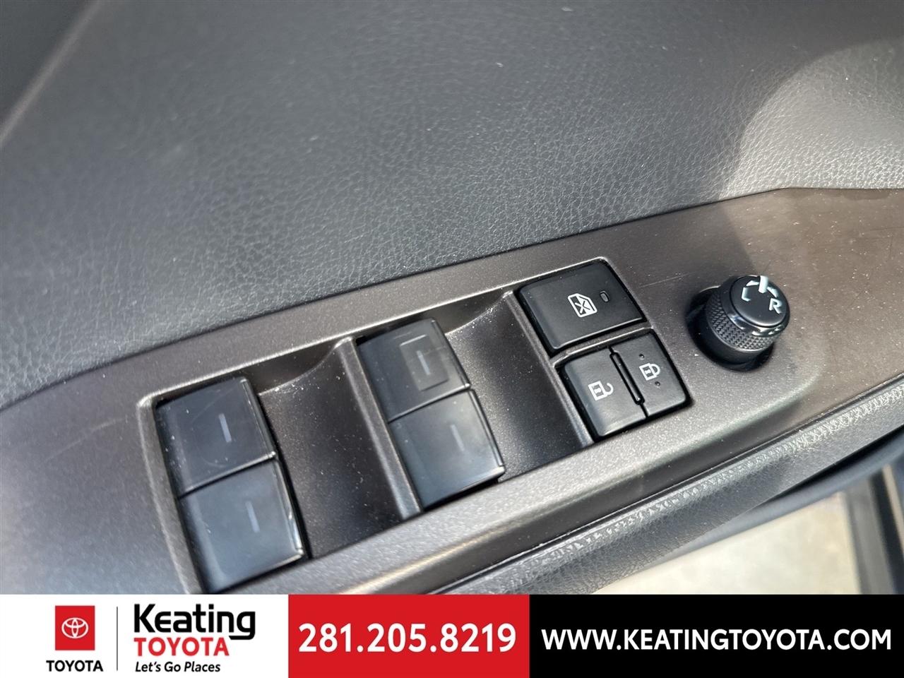 Toyota Camry SE 2024