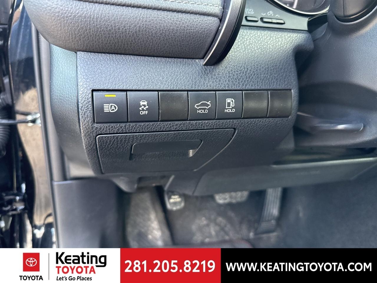 Toyota Camry SE 2024