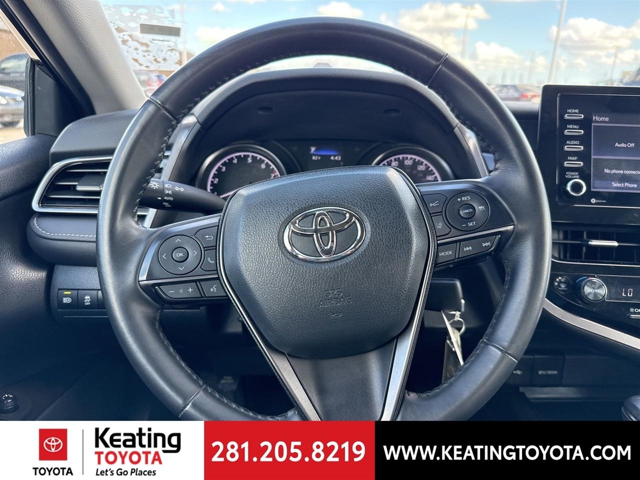 Toyota Camry SE 2024