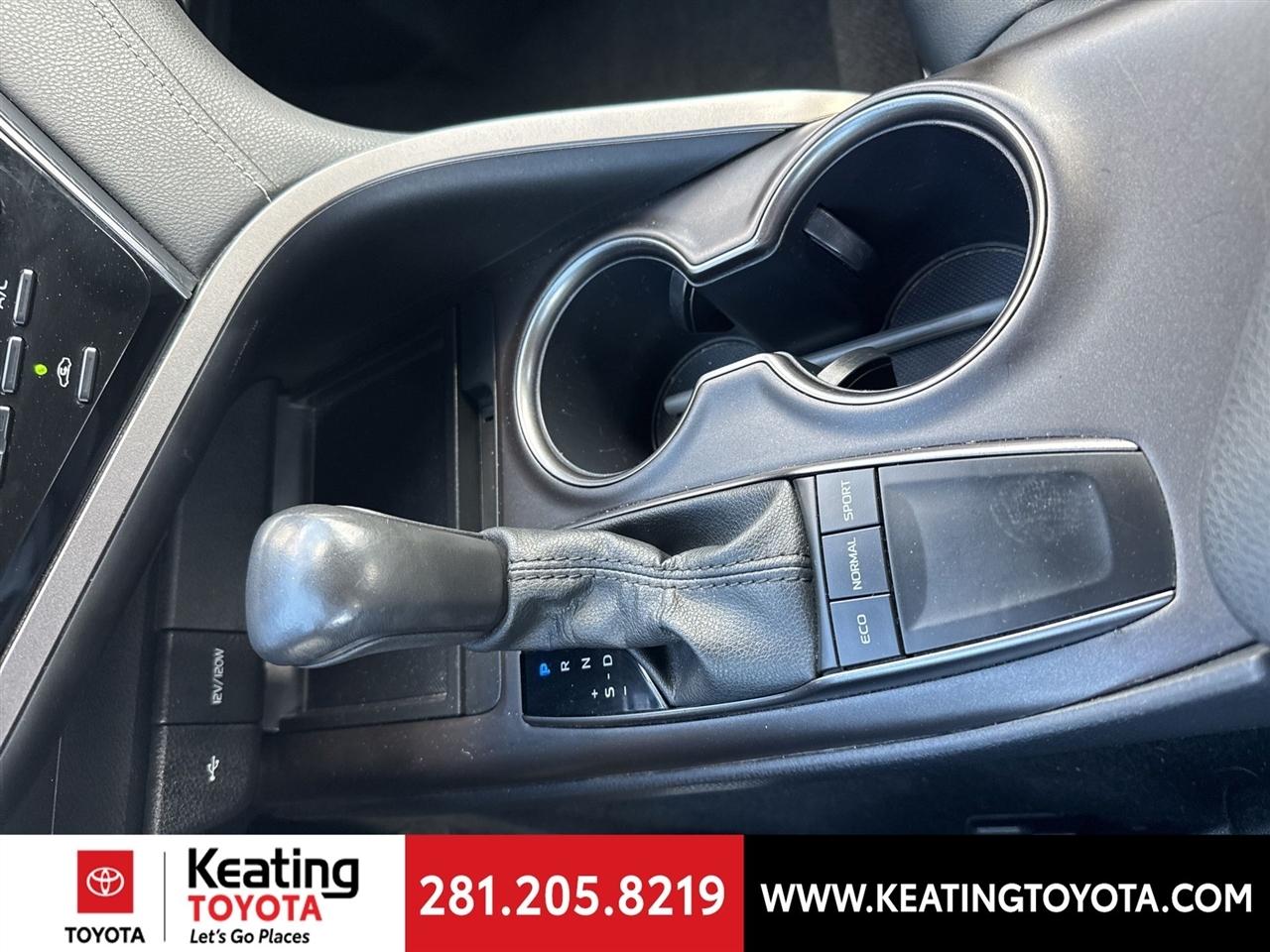 Toyota Camry SE 2024