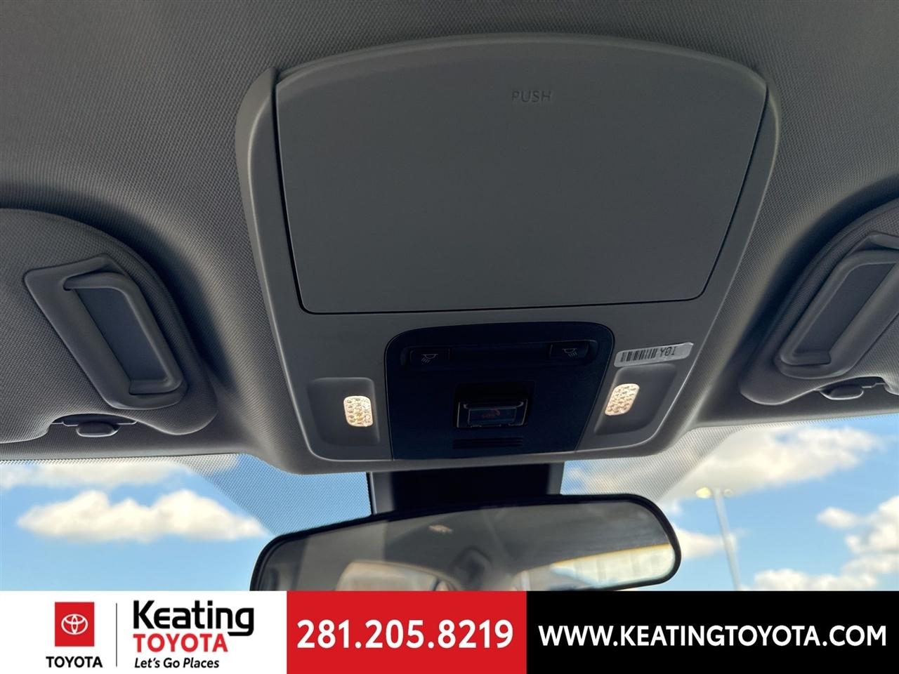 Toyota Camry SE 2024