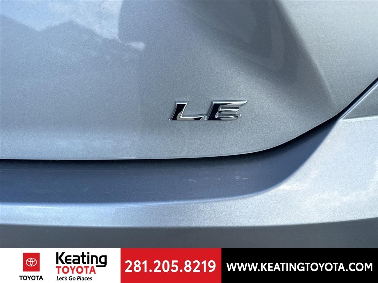 Toyota Camry Hybrid XLE 2025