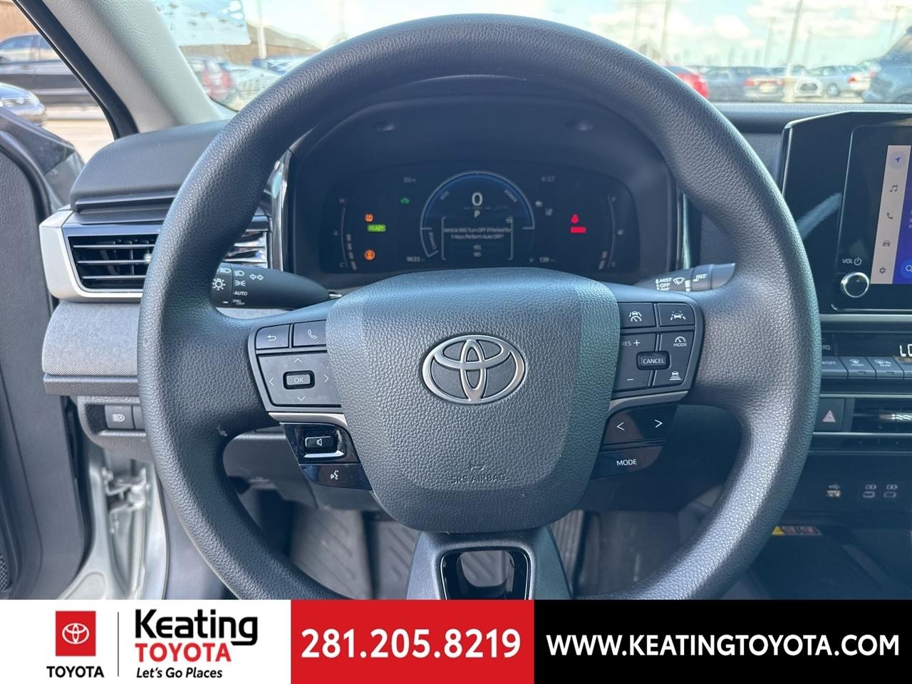 Toyota Camry Hybrid XLE 2025