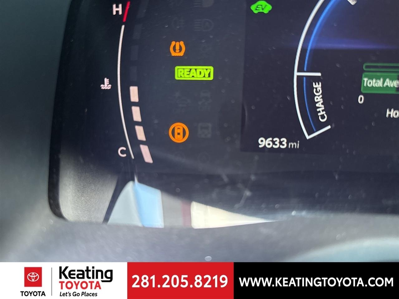 Toyota Camry Hybrid XLE 2025