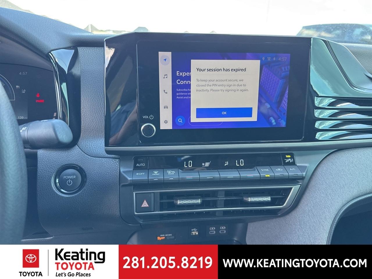 Toyota Camry Hybrid XLE 2025