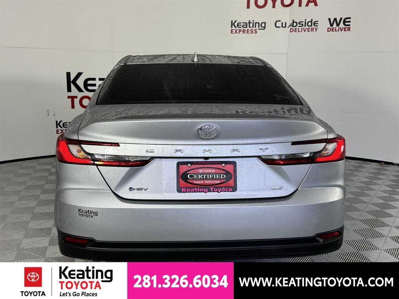 Toyota Camry Hybrid XLE 2025