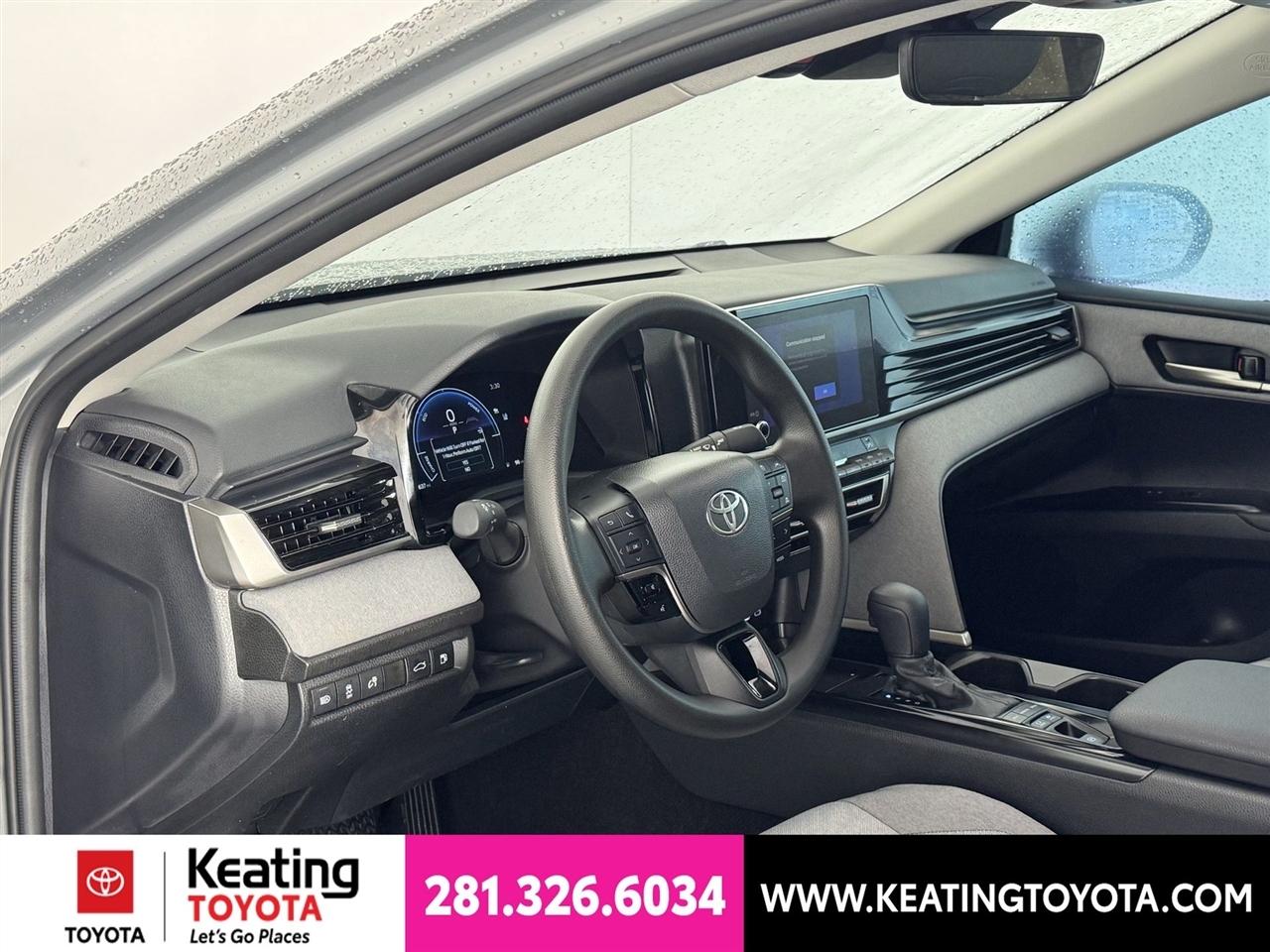 Toyota Camry Hybrid XLE 2025