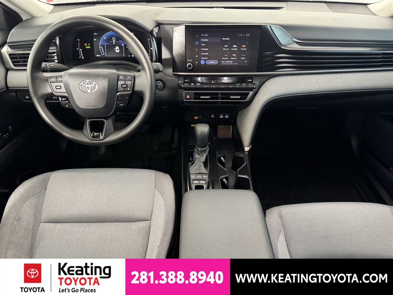 Toyota Camry Hybrid XLE 2025
