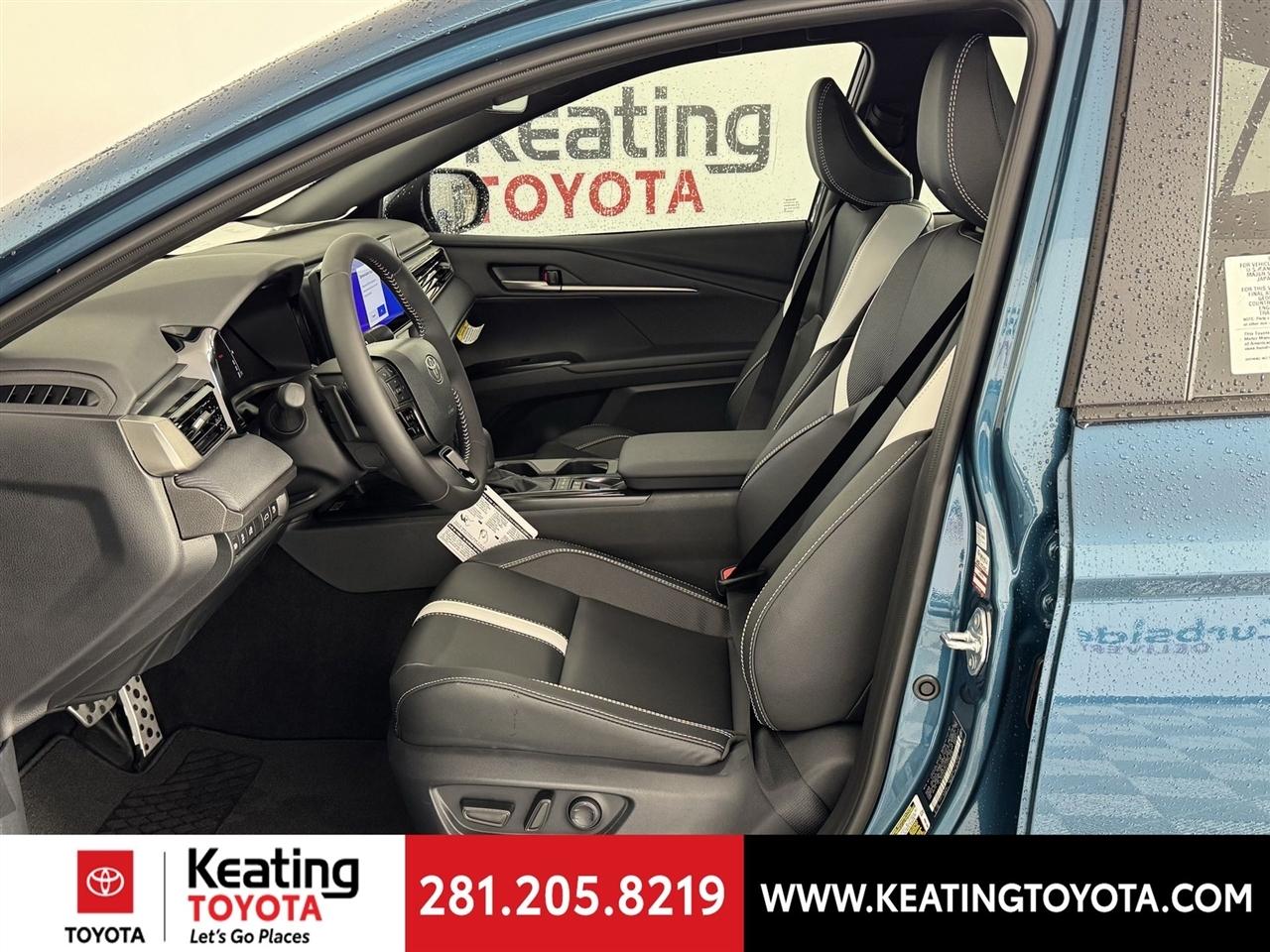 Toyota Camry Hybrid XLE 2026