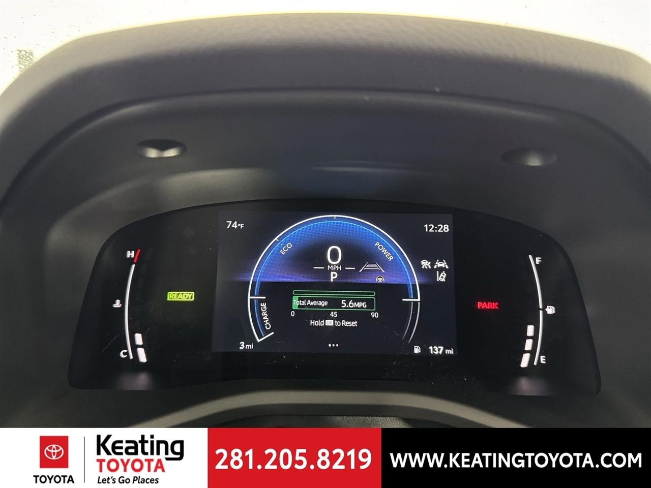 Toyota Camry Hybrid XLE 2026