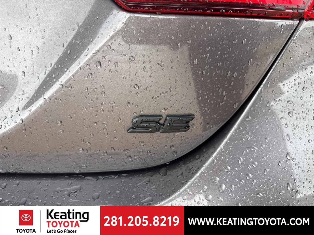 Toyota Camry SE 2023