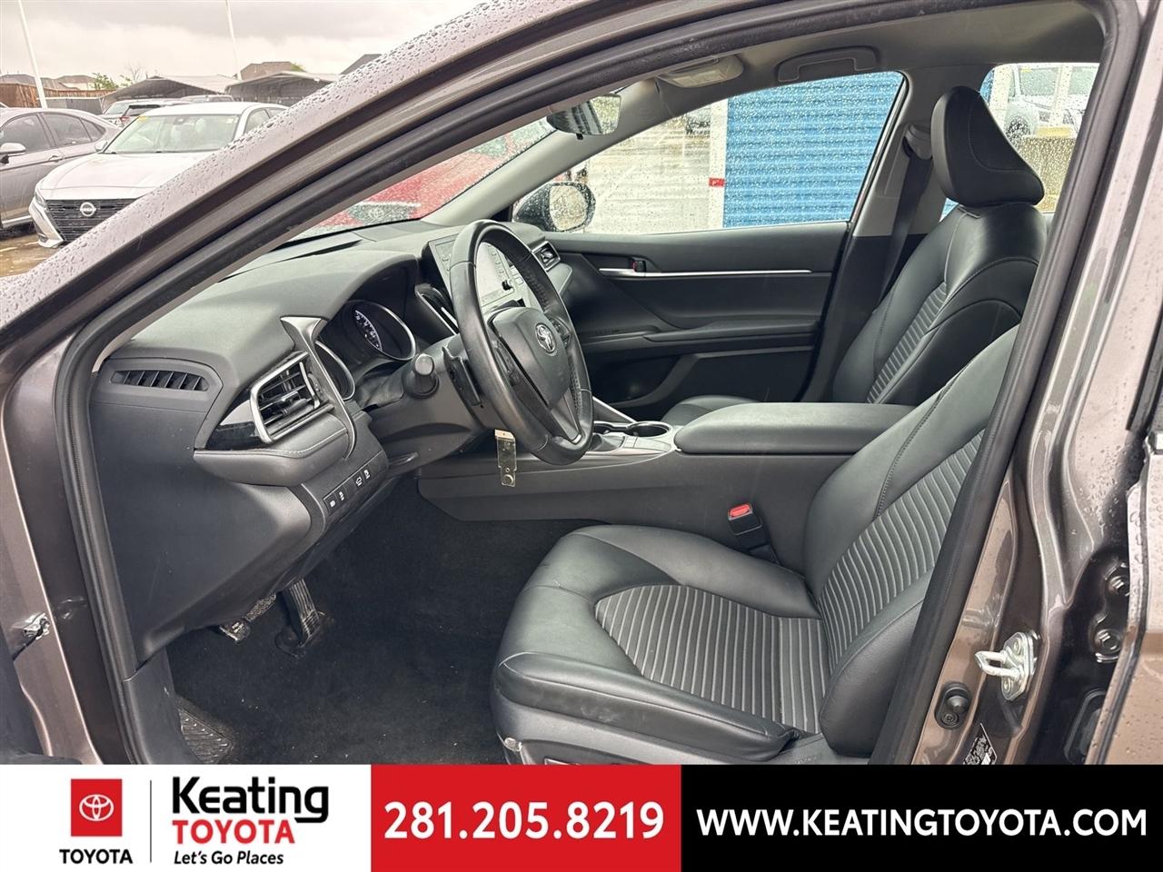 Toyota Camry SE 2023