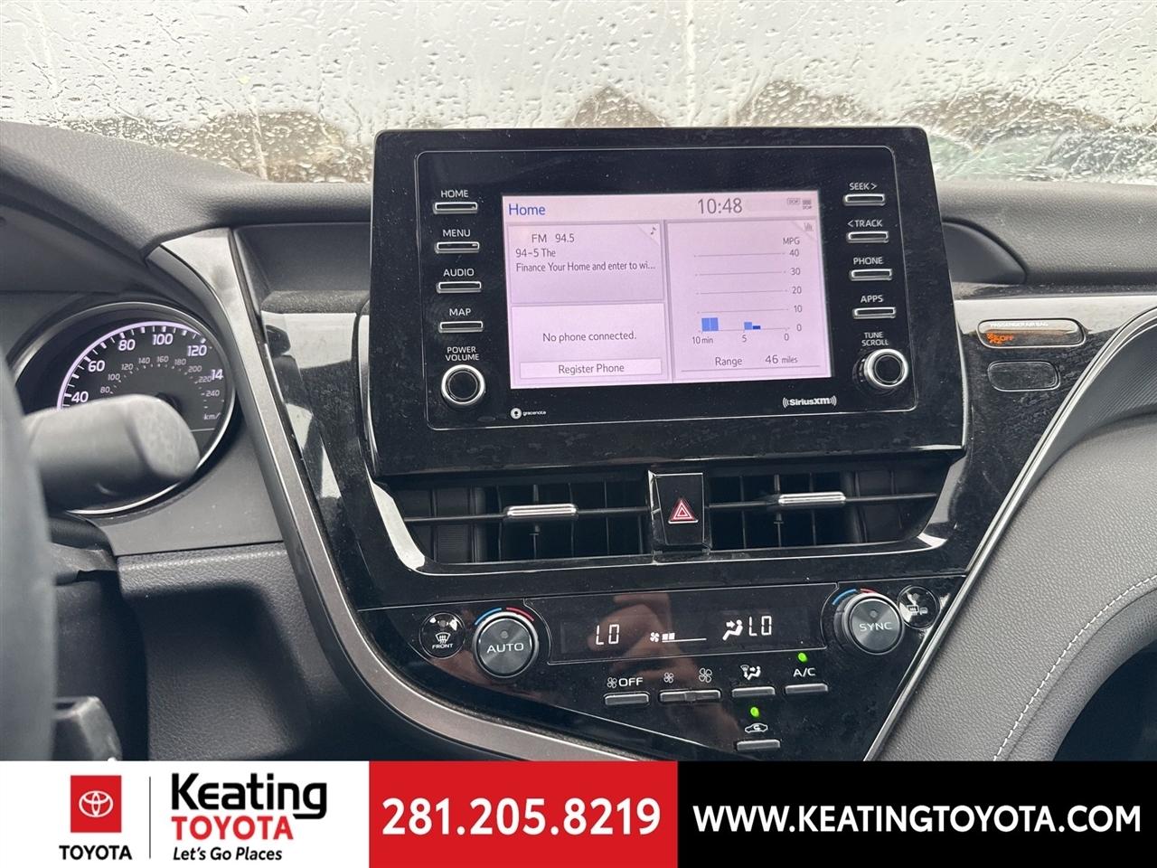 Toyota Camry SE 2023