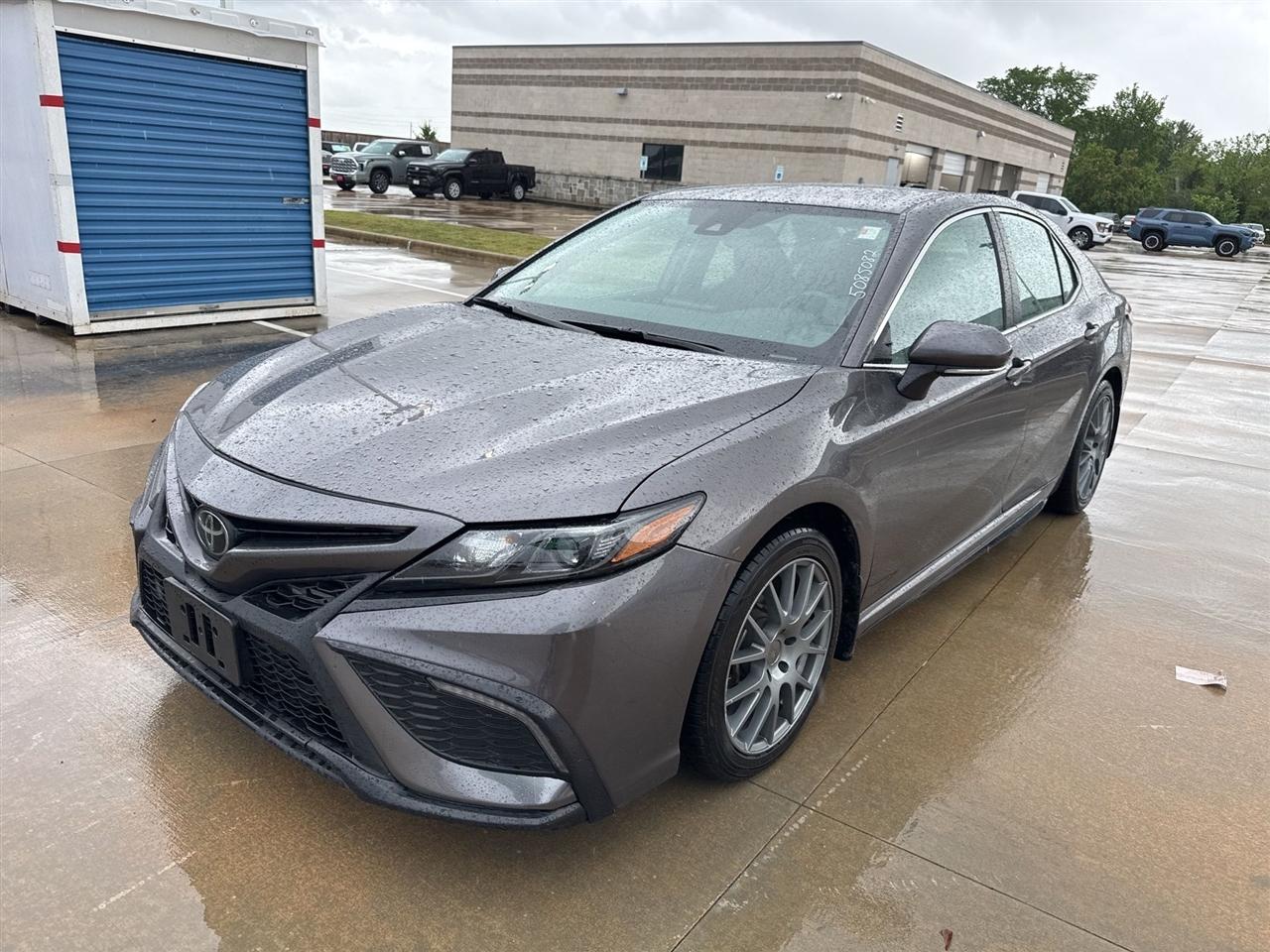 Toyota Camry SE 2023