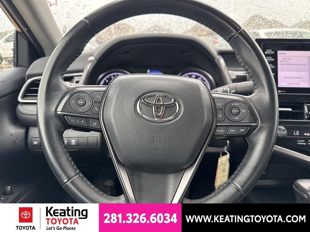 Toyota Camry SE 2023