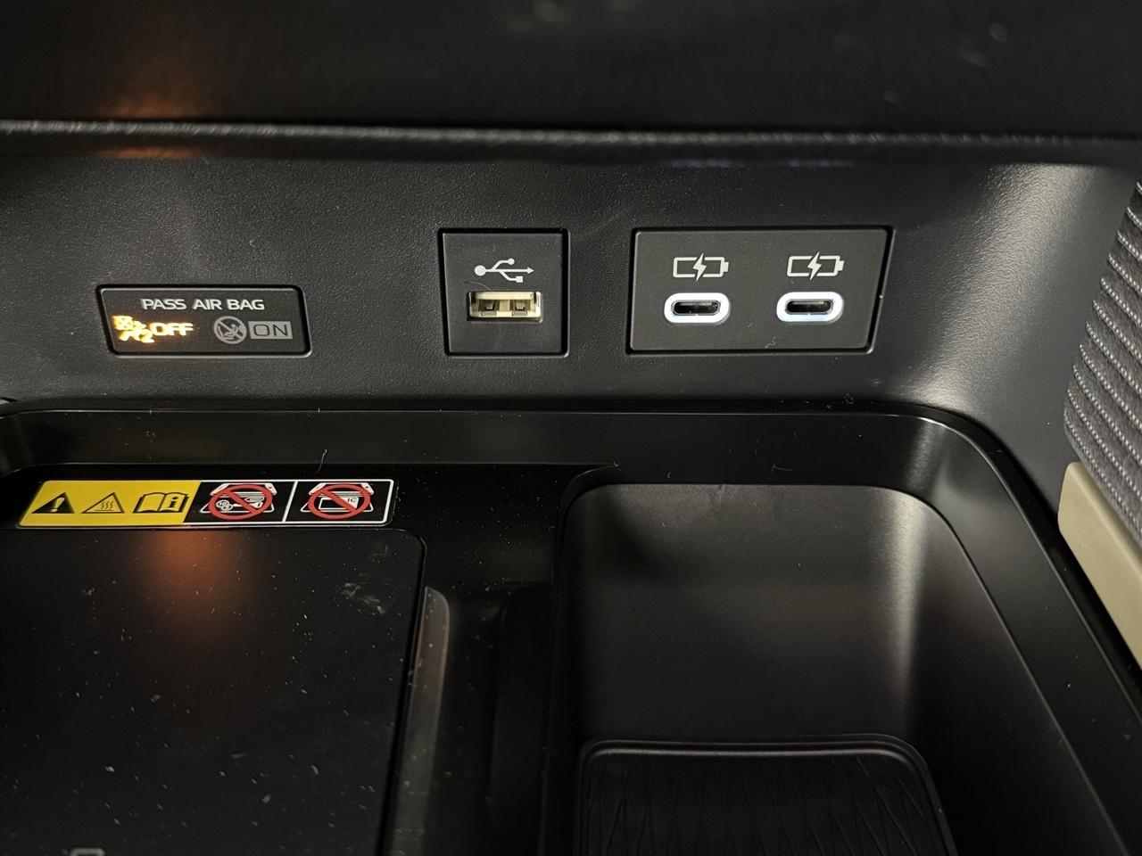 Toyota Camry Hybrid XLE 2026