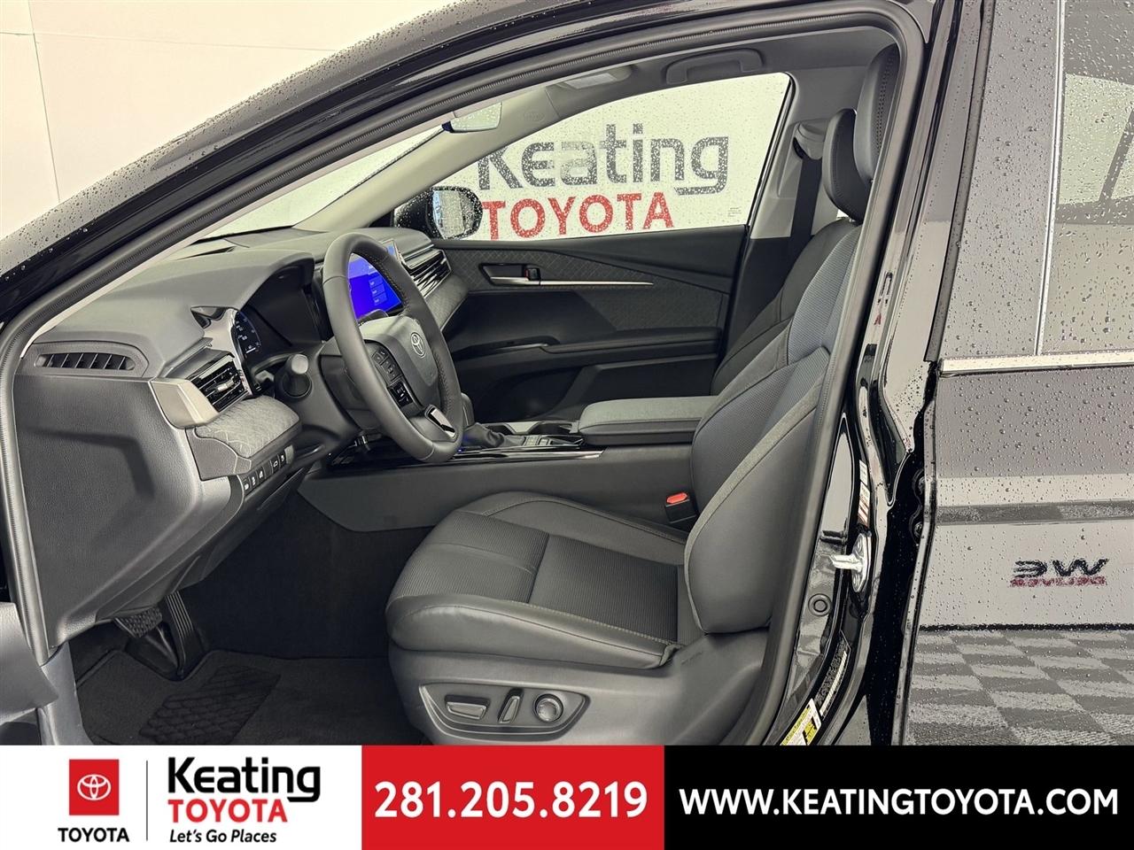 Toyota Camry Hybrid XLE 2026