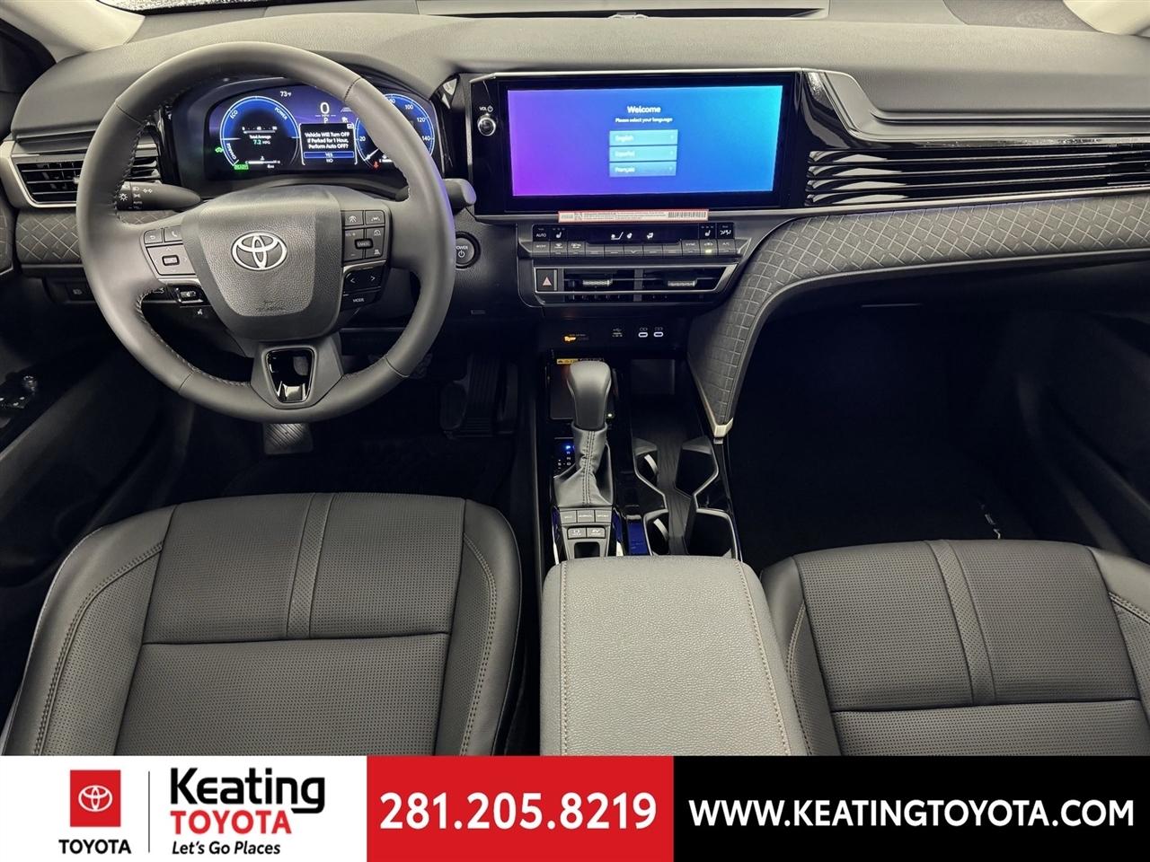 Toyota Camry Hybrid XLE 2026