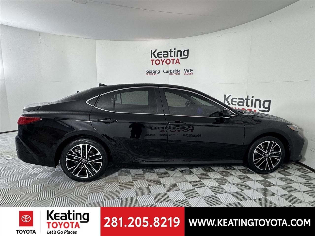 Toyota Camry Hybrid XLE 2026