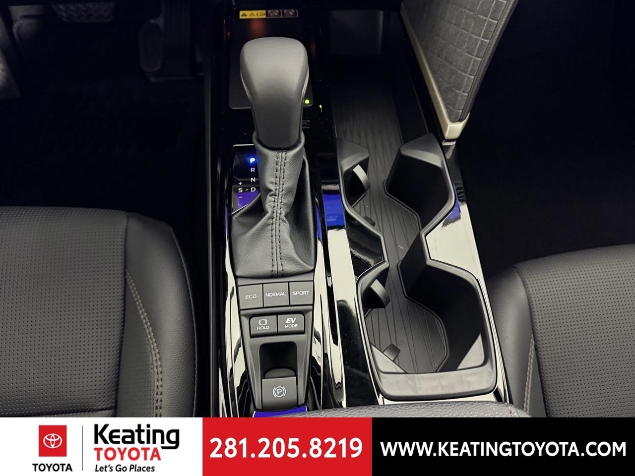 Toyota Camry Hybrid XLE 2026