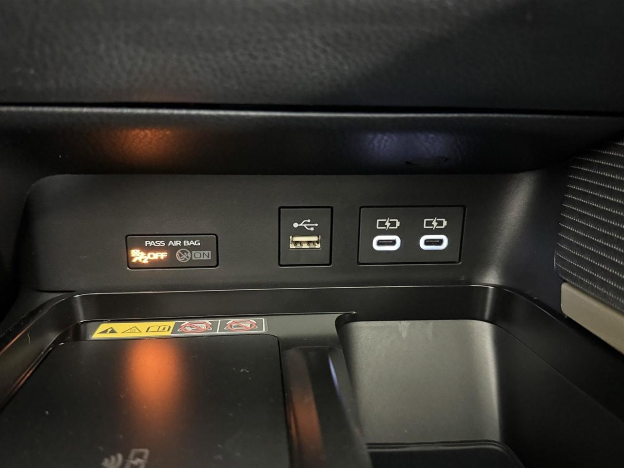 Toyota Camry Hybrid XLE 2026