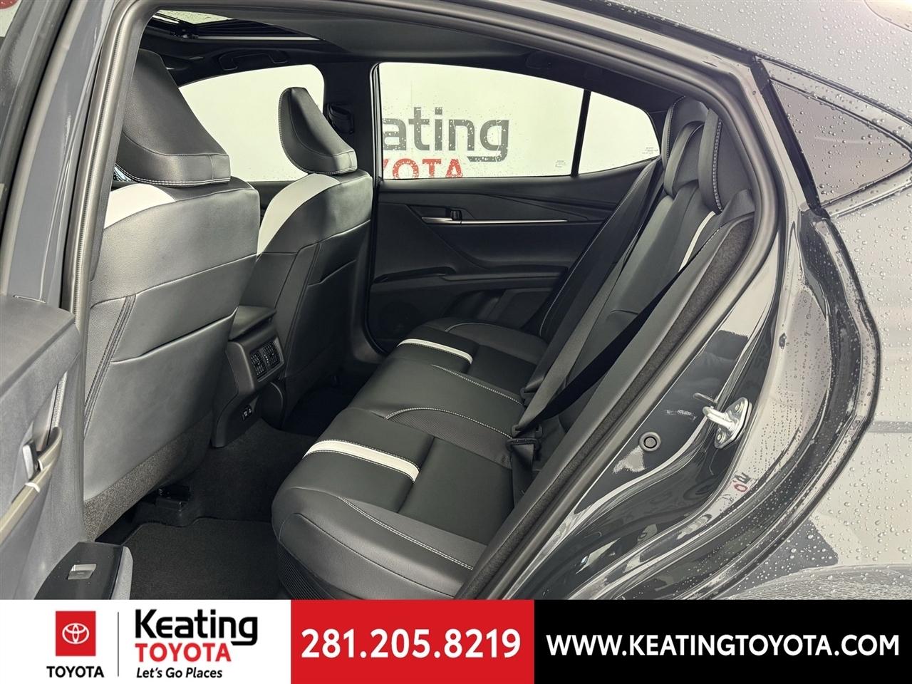 Toyota Camry Hybrid XLE 2026