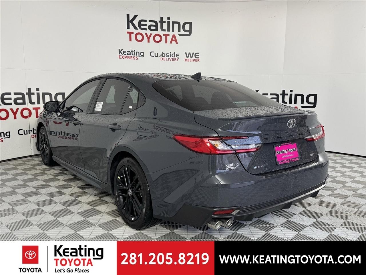 Toyota Camry Hybrid XLE 2026