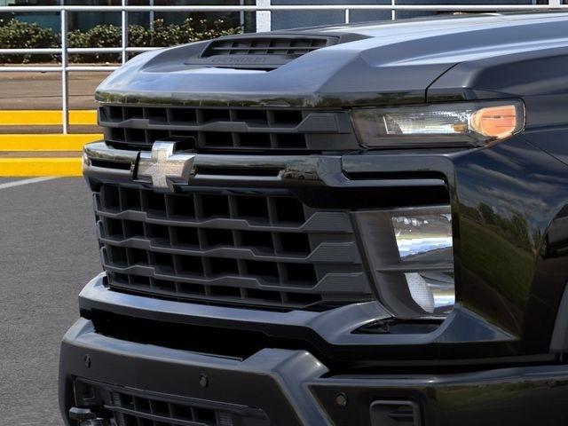 Chevrolet Silverado 2500HD Custom Crew Cab Long Box 4WD 2026