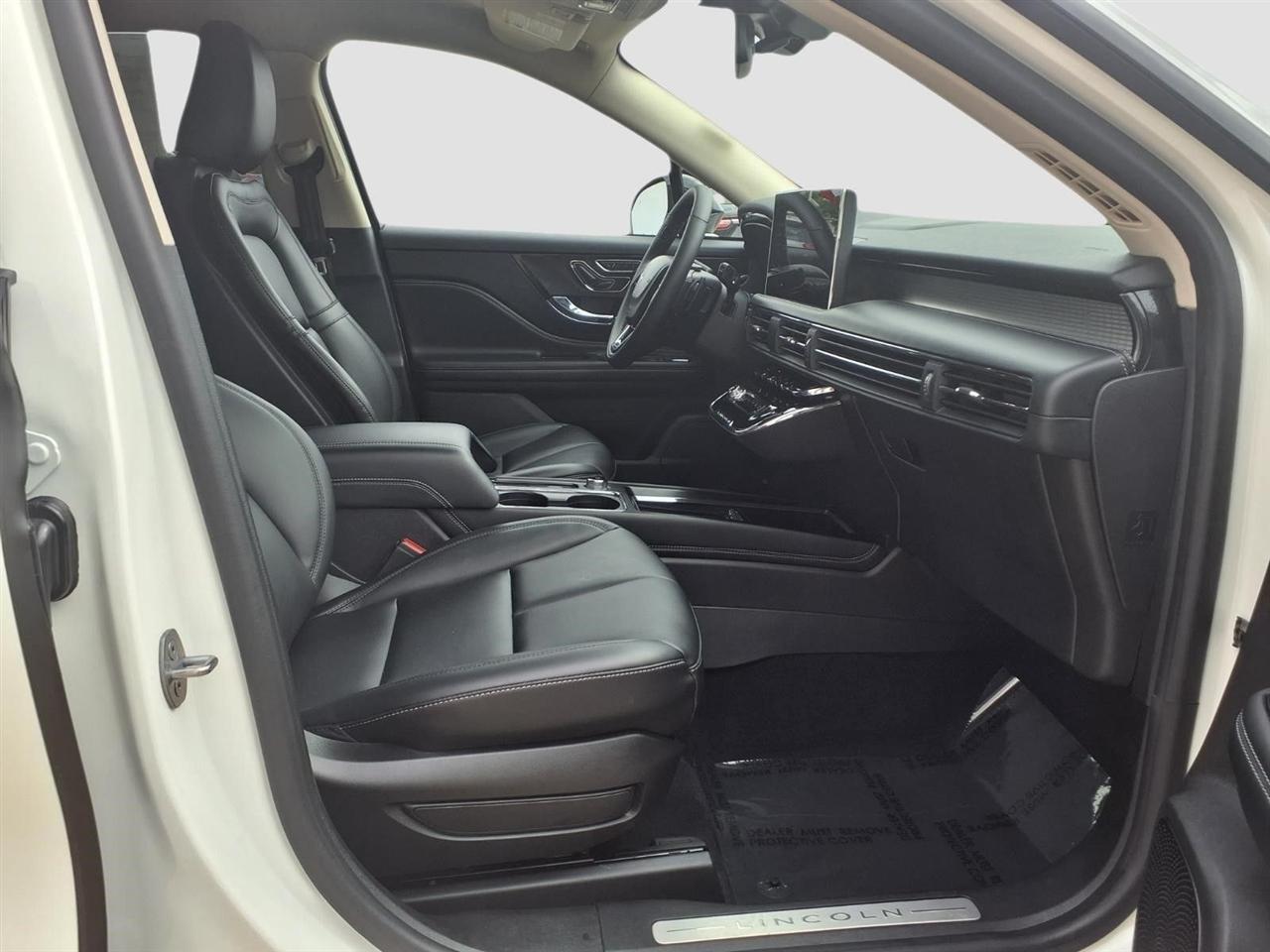 Lincoln Corsair Base 2023