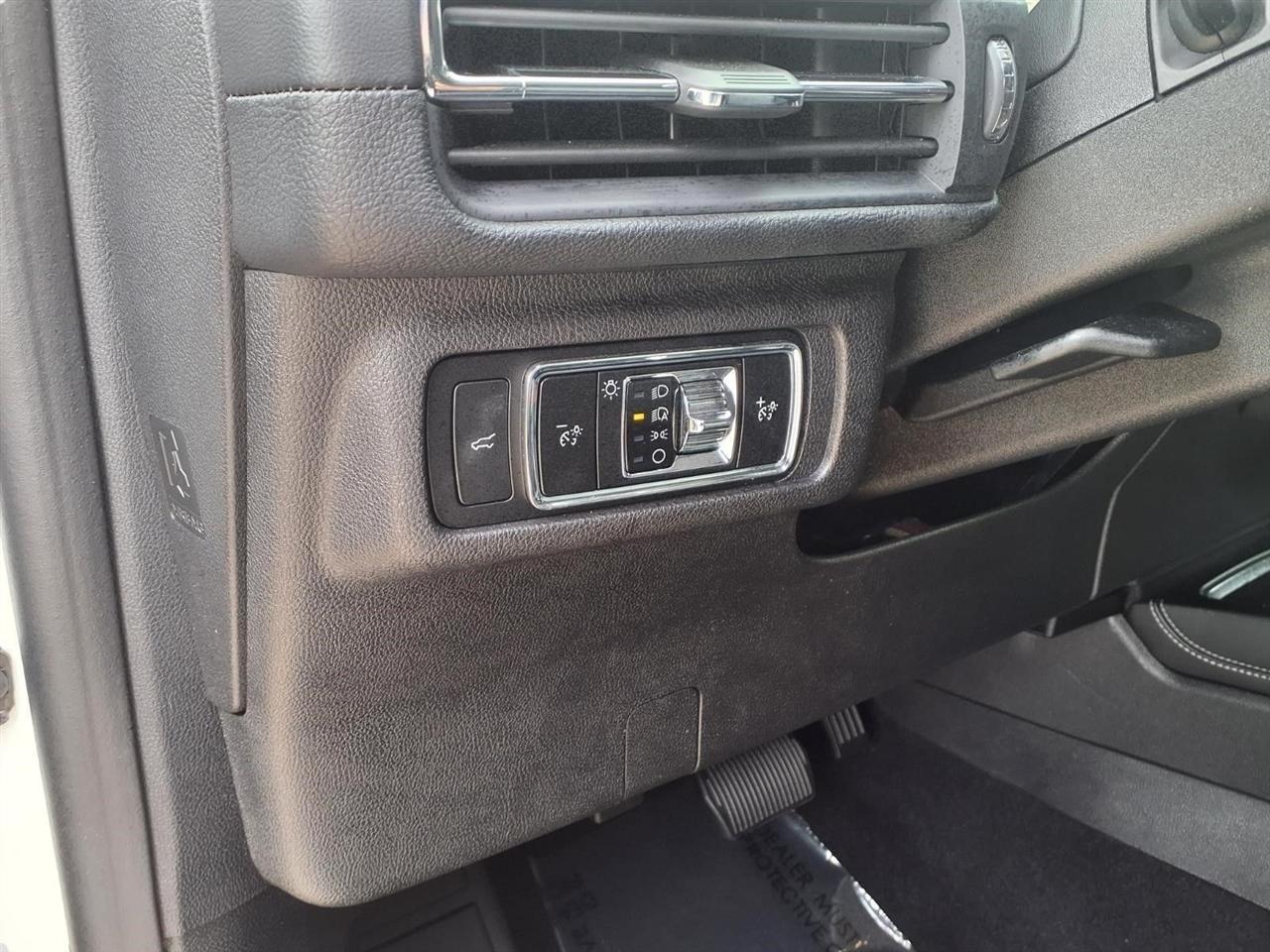 Lincoln Corsair Base 2023