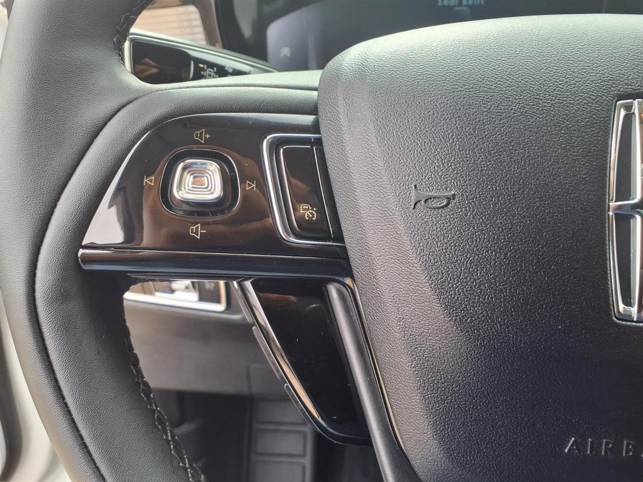 Lincoln Corsair Base 2023