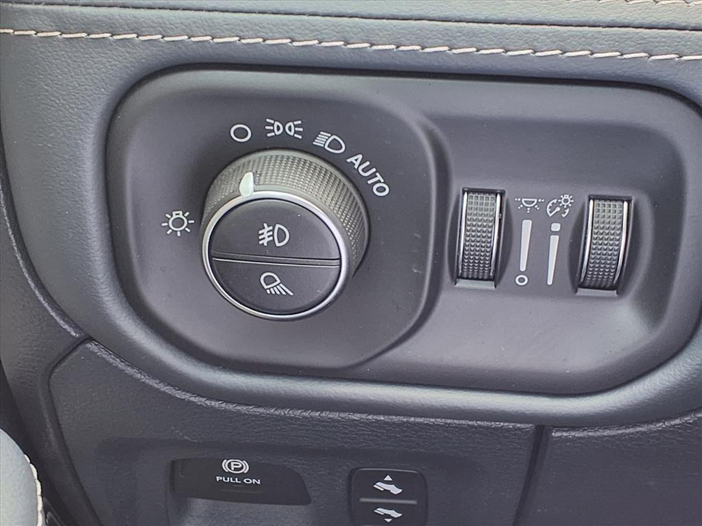 RAM 1500 Limited Crew Cab SWB 4WD 2024