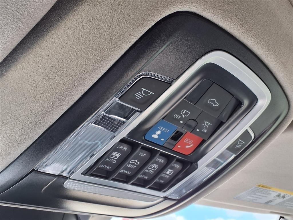 RAM 1500 Limited Crew Cab SWB 4WD 2024