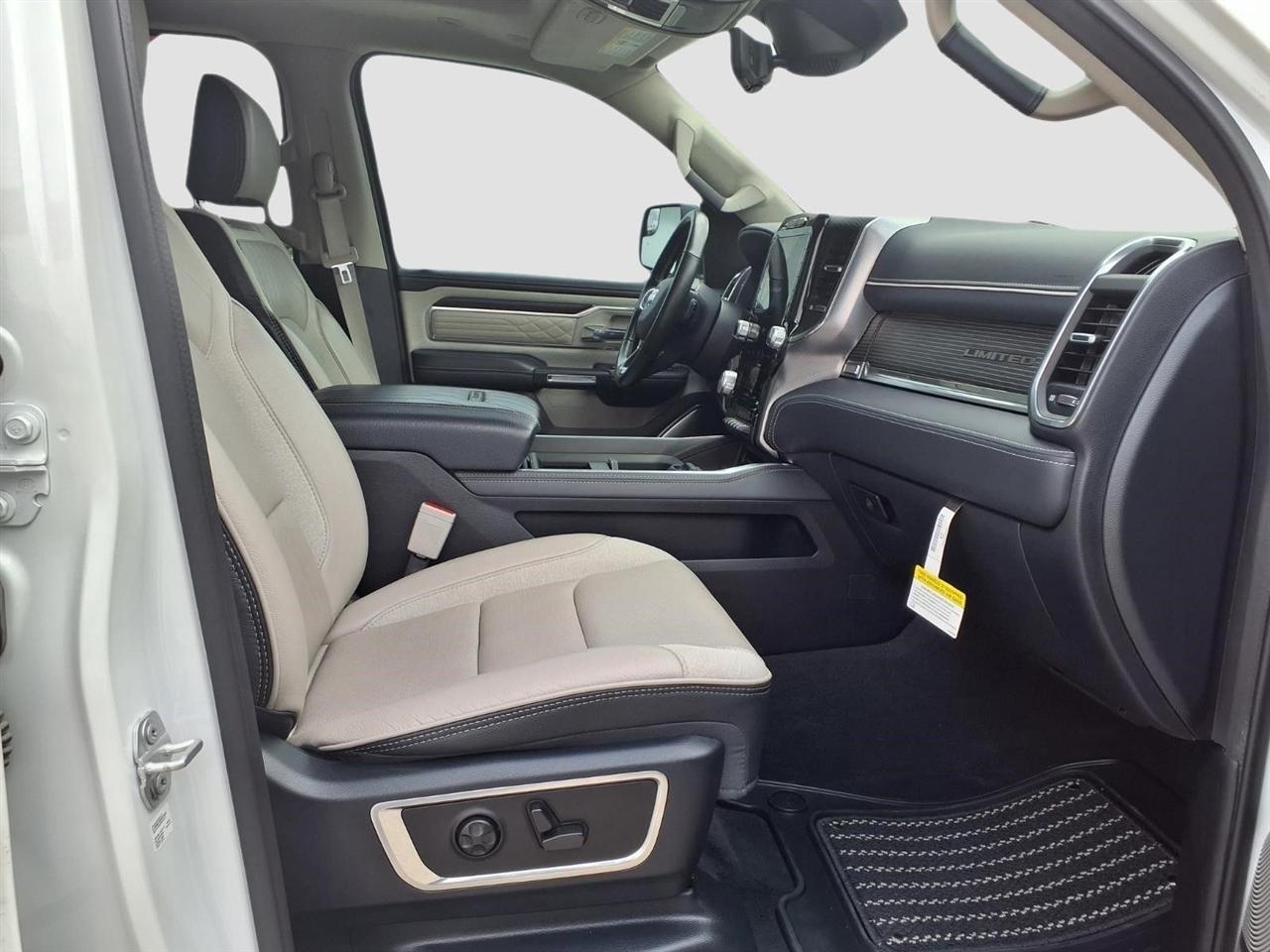 RAM 1500 Limited Crew Cab SWB 4WD 2024